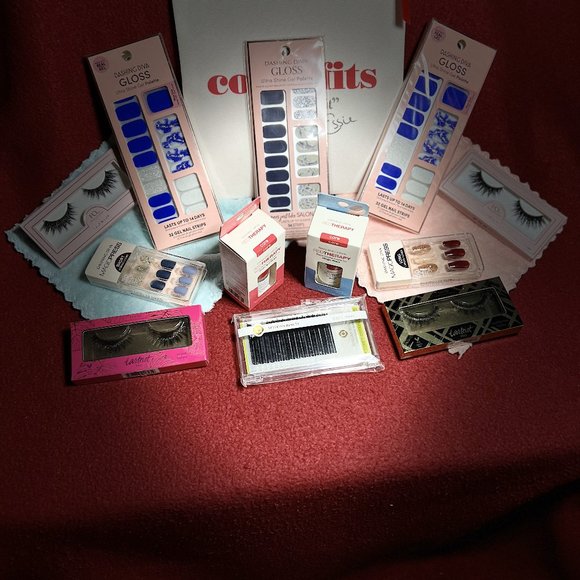 GRAB BAG FOR EYELASH AND NAILS!! - Picture 1 of 14